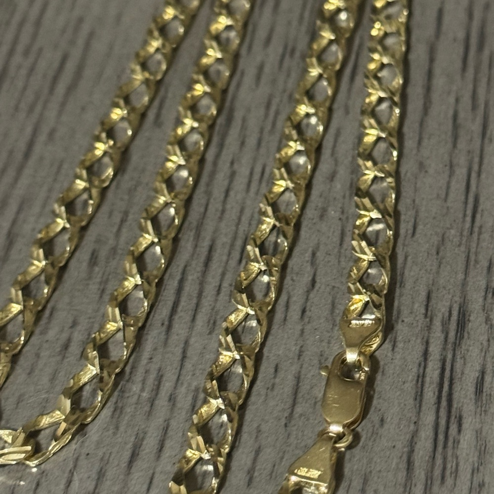 Stylish Gold Chain Necklace